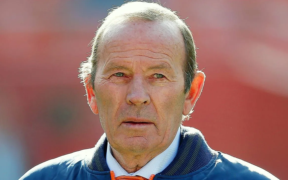Pat Bowlen, longtime Denver Broncos owner, on the sideline during an NFL game